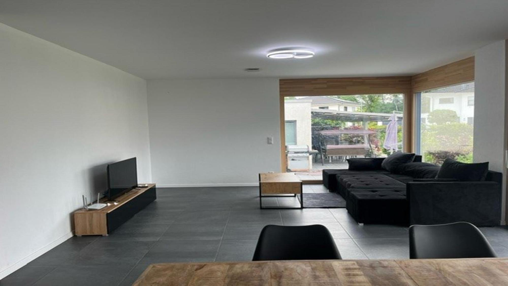 Moderne Ferienwohnung Sonnenbuehl Singen Exterior photo
